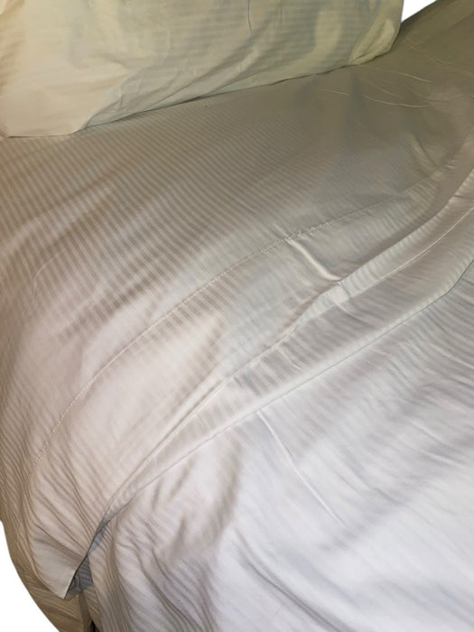 Luxury Duvet Cover 250 Thread Ct Sateen White 1 CM Stripes (Size: Queen, 98x98)