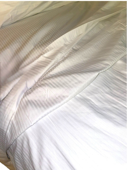 Luxury Duvet Cover 250 Thread Ct Sateen White 1 CM Stripes (Size: Queen, 98x98)